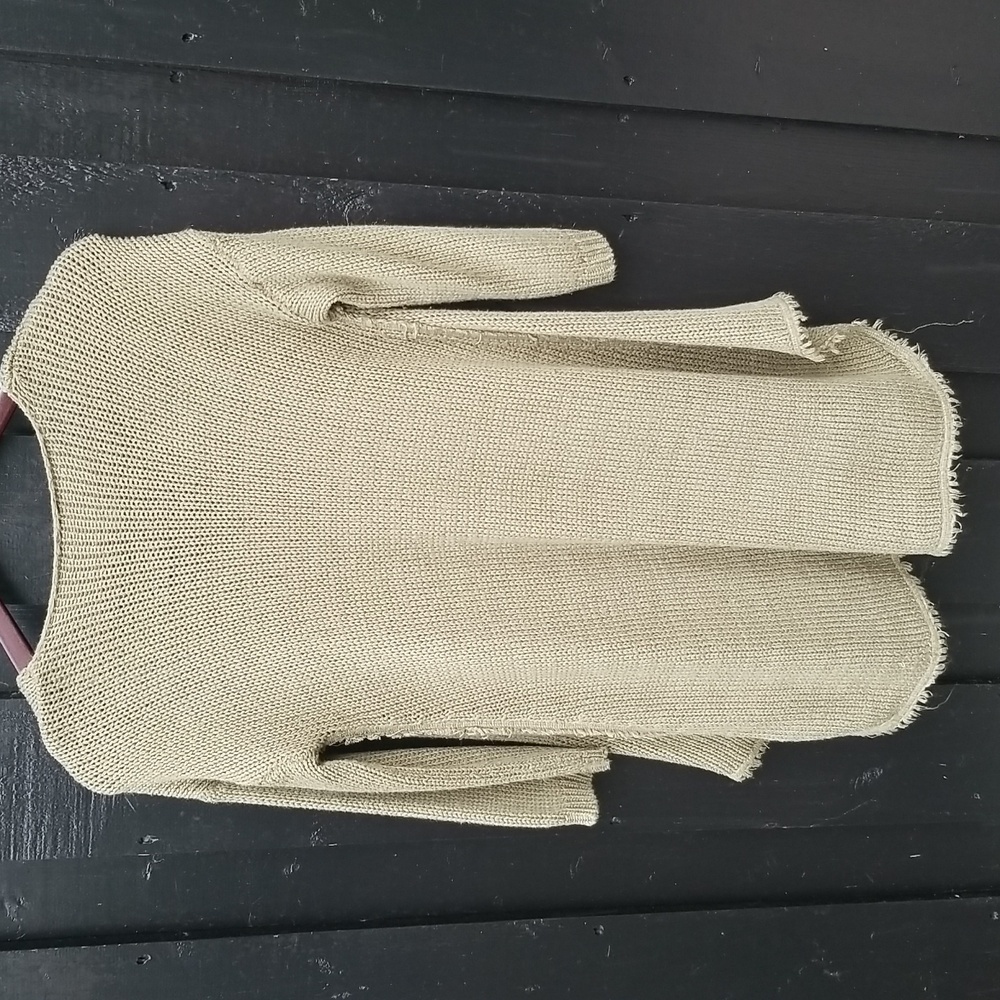 Pullover V-Neck Sweater - Picture 9 of 11
